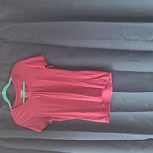 Large purple/magenta active tee